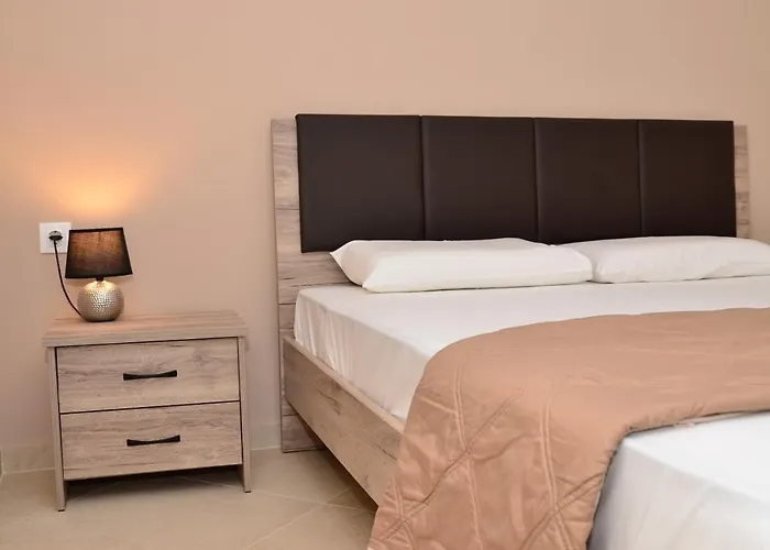 Gazde/Camere de închiriat Astacos *