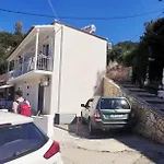 בית אירוח Astacos